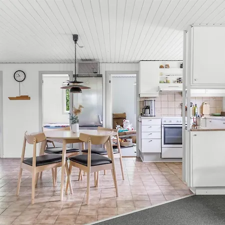 Elif - 200m From The Sea By Interhome بيت للعطل